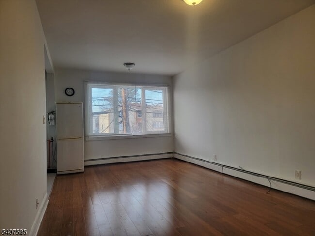 Building Photo - 24 E Price St