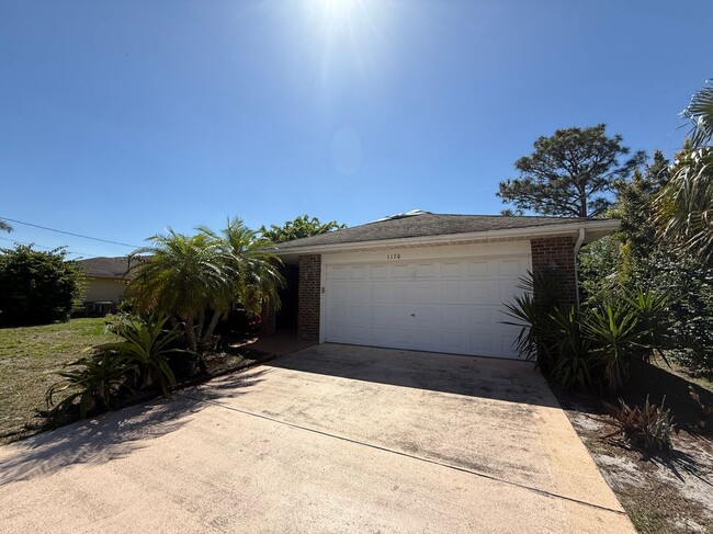 Primary Photo - 1170 SW Edinburgh Dr