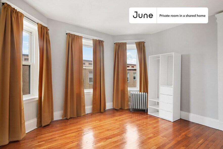 Building Photo - Room in Shared 4 bed/1 bath home