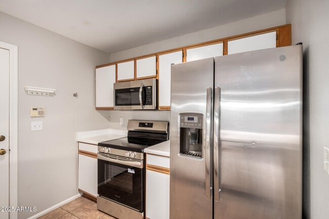 Building Photo - 3122 W Donald Dr