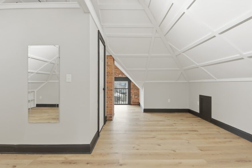 Building Photo - 767 Wager St