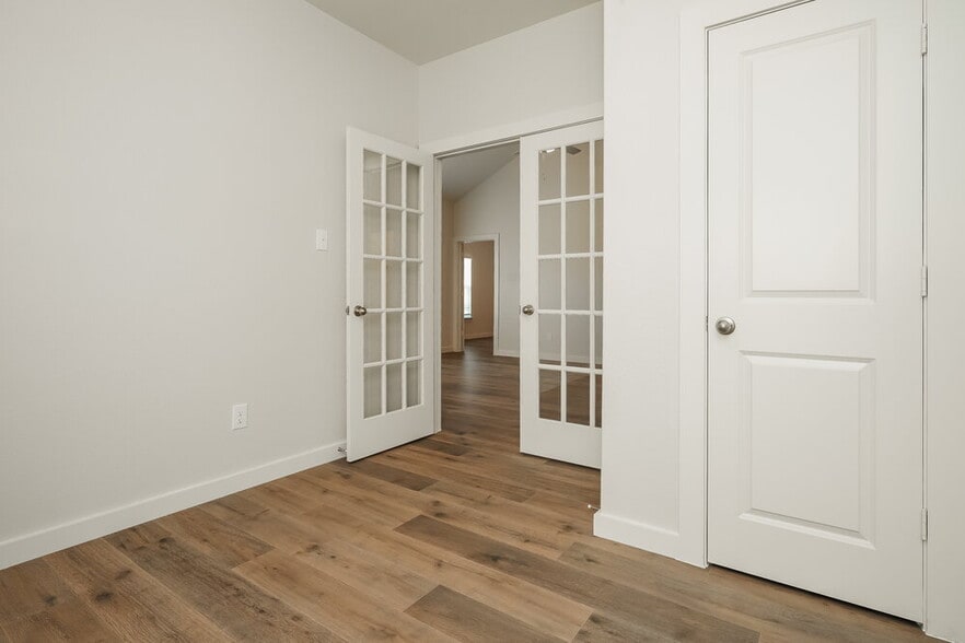 Building Photo - 1536 Harvester Dr