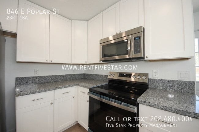 Building Photo - 846 E Poplar St