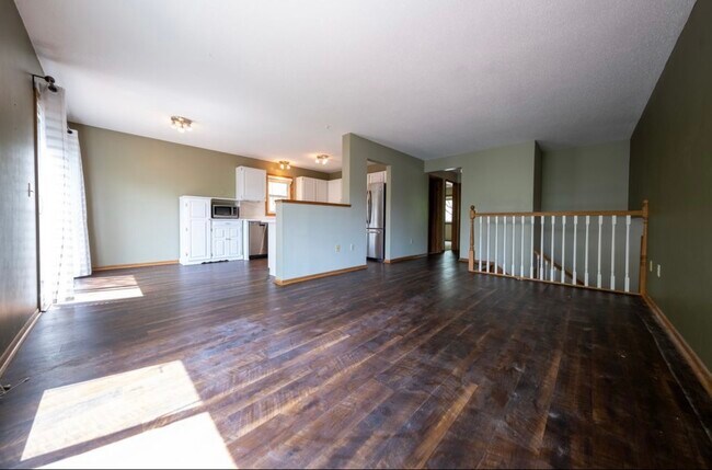 Building Photo - 4270 Sunrise Rd