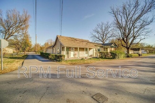 Building Photo - 662 Courtland St