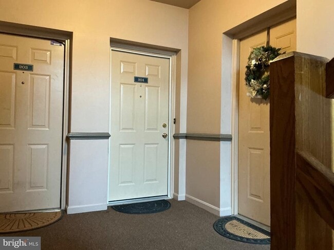 Building Photo - 2020 Alice Ave