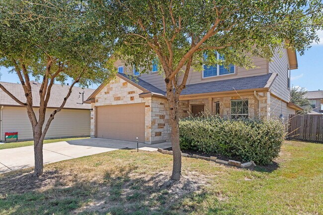 Building Photo - "Spacious 4-Bedroom Retreat in Schertz with 2.5 Baths!"
