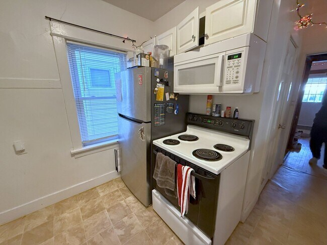 Building Photo - 1117 Bowen Ct