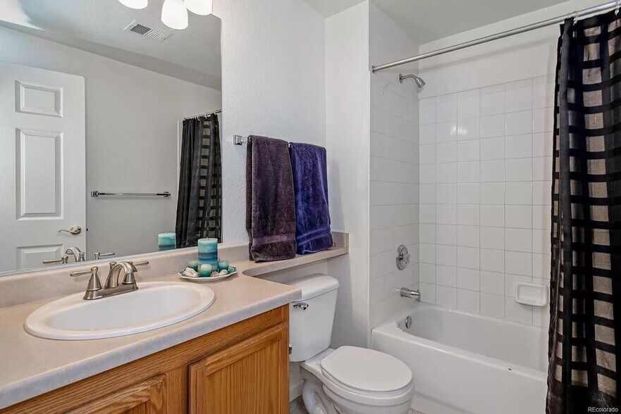bathroom - 7440 S Blackhawk St