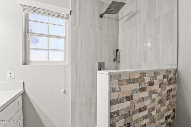 Building Photo - 11215 W Heatherbrae Dr