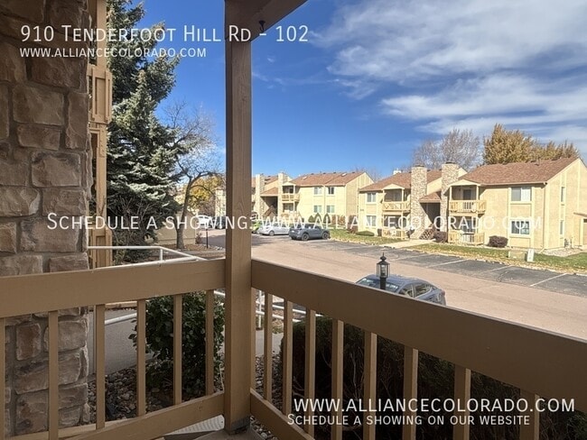 Building Photo - 910 Tenderfoot Hill Rd