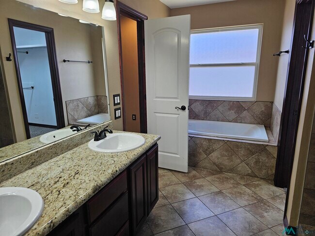 Building Photo - 2317 Ralph Boone