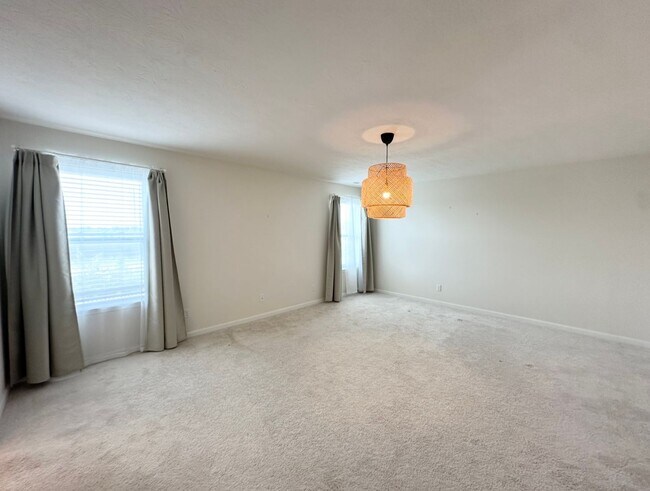 Building Photo - 1327 Sunnybrook Ln