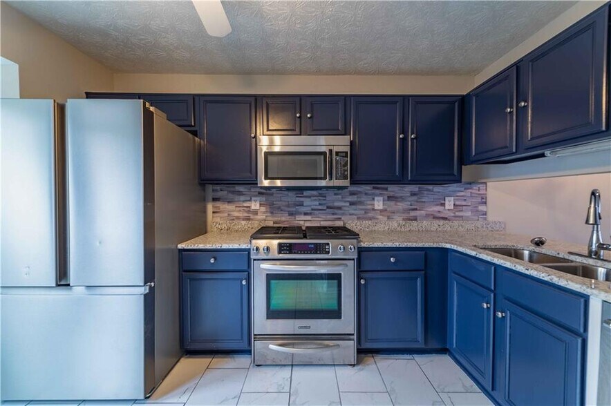 Building Photo - 3071 Majestic Park Ct
