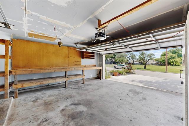 Building Photo - 2205 La Costa Dr