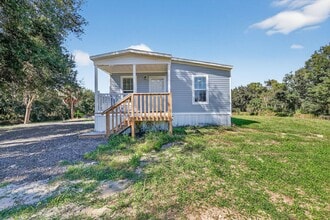 Building Photo - Brand-New Home on Canal to Lake Griffin – Available Now!