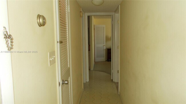 Building Photo - 3161 S Ocean Dr