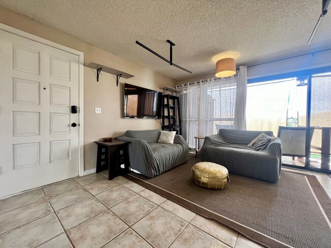 Building Photo - Furnished 2 Bedroom 2 Bathroom Condo with ...