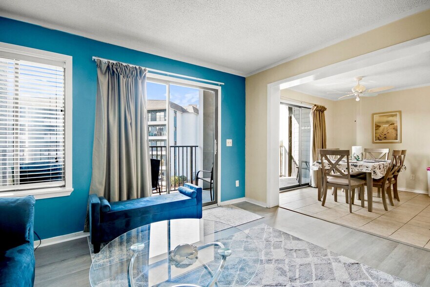 Building Photo - 5905 S Kings Hwy