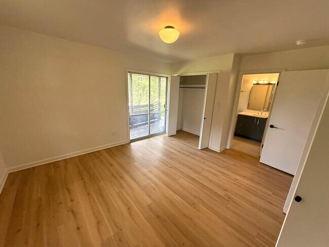 Building Photo - 209 W Mimosa Cir