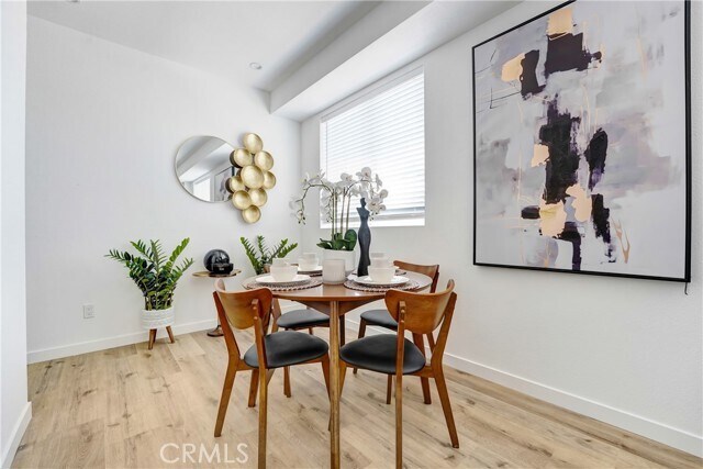 Building Photo - 11960 Vanowen St