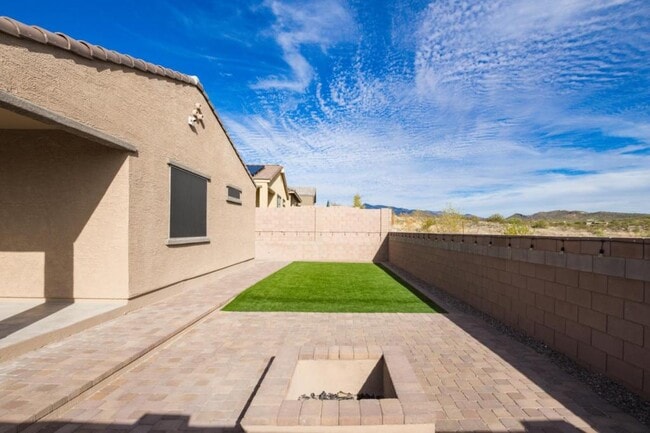 Building Photo - 14058 E Red Pine Pl