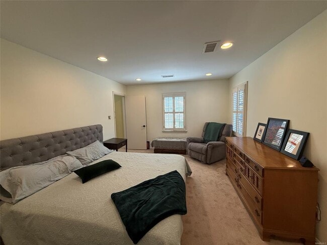 Building Photo - 2220 Felder Terrace