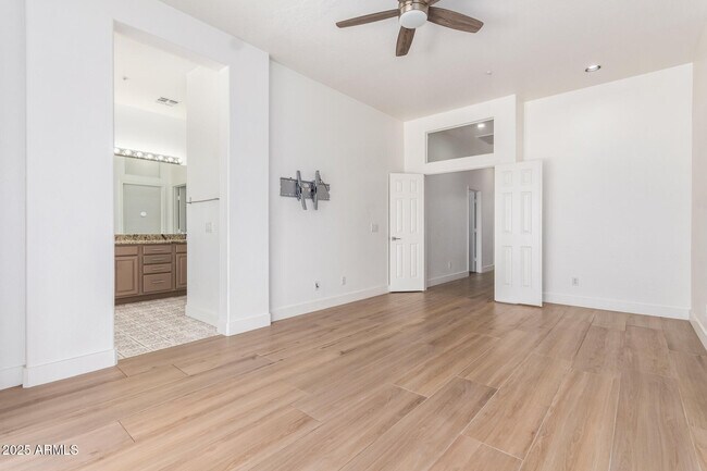 Building Photo - 7701 E Buteo Dr