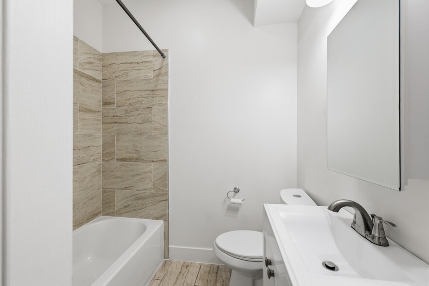 Building Photo - 2542 HARFORD Rd