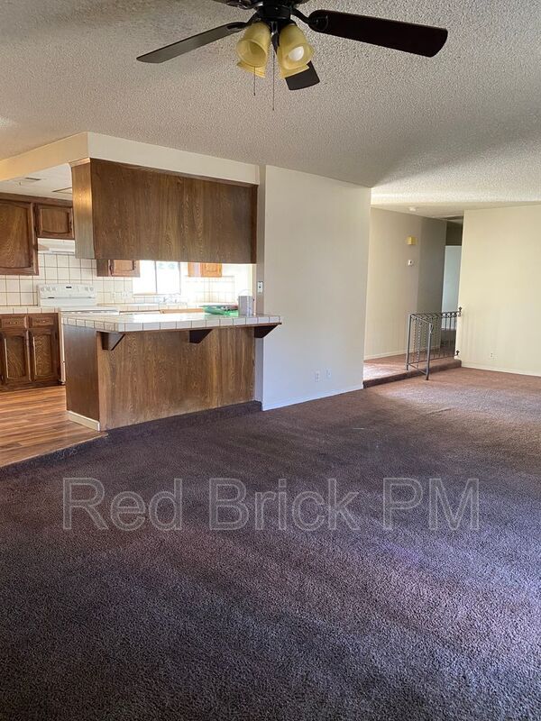 Building Photo - 2998 Sequoia Dr