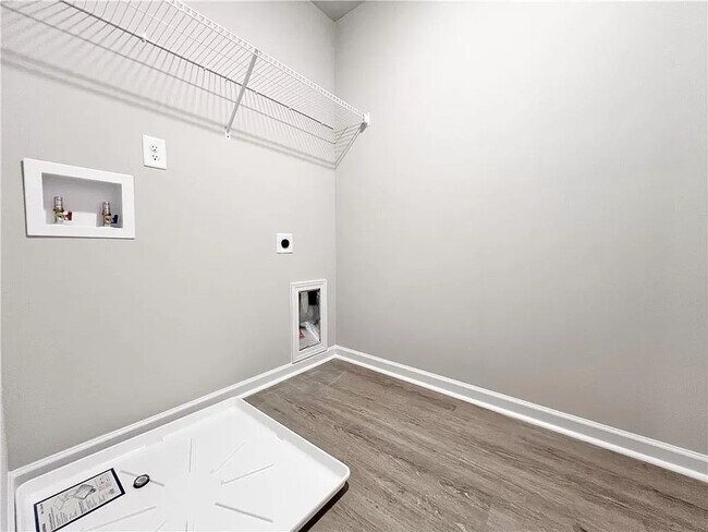 Building Photo - 1446 Fern Ridge Ln