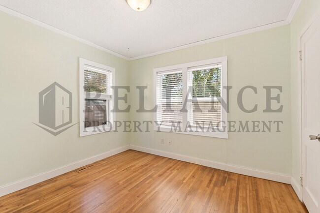 Building Photo - 5433 E Murdock St