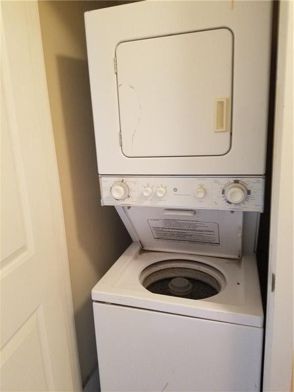 Building Photo - 216 Semel Dr