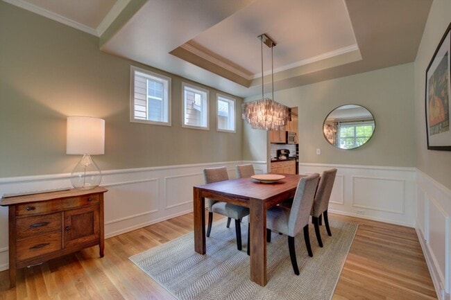 Building Photo - 4Bd/2.5Ba Issaquah House