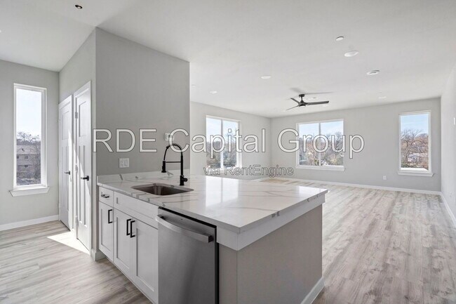 Building Photo - 948 S Corinth St Rd