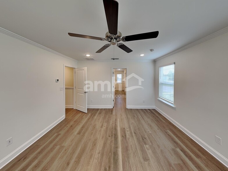 Building Photo - 6035 Rosemore Ln