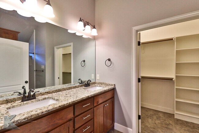 Building Photo - 3812 Carrera Ln