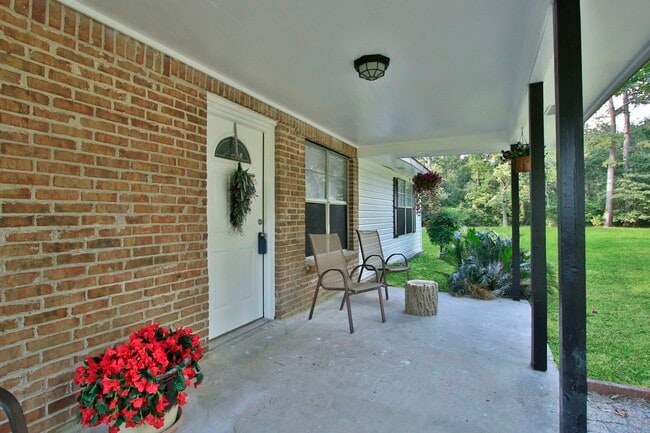 Building Photo - 17078 Oak Grove Ln