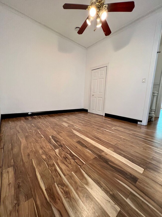 Building Photo - 412 N 32nd St