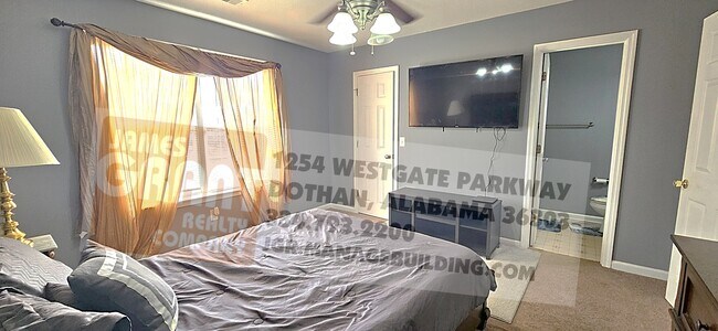 Building Photo - 312 Joe Walding Dr