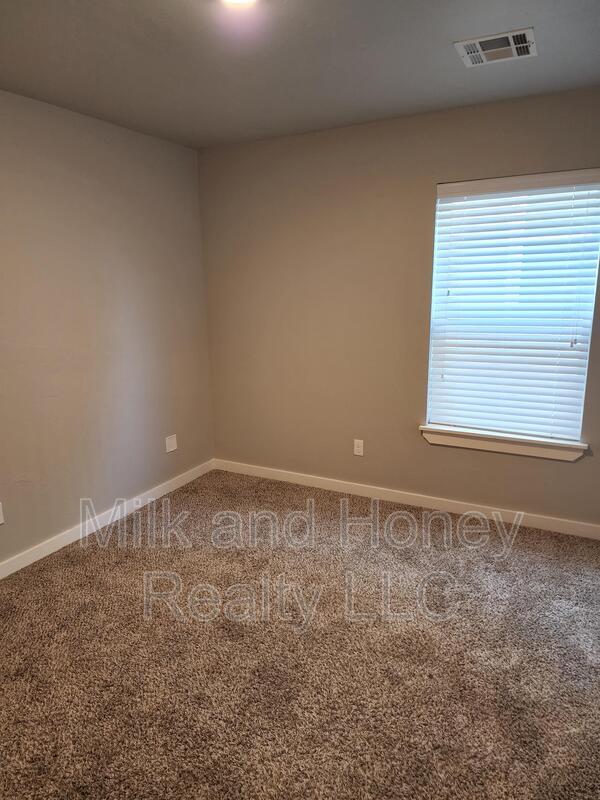 Building Photo - 605 NW 176th St