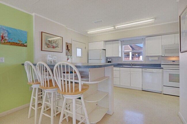 Building Photo - 1501 NE Ocean Blvd