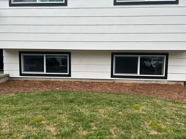Building Photo - 15136 SE Gladstone Dr