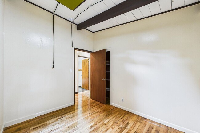 Building Photo - 2910 Greenbriar Ln