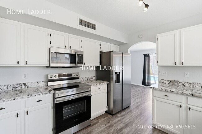 Building Photo - 7610 W Ironwood Dr