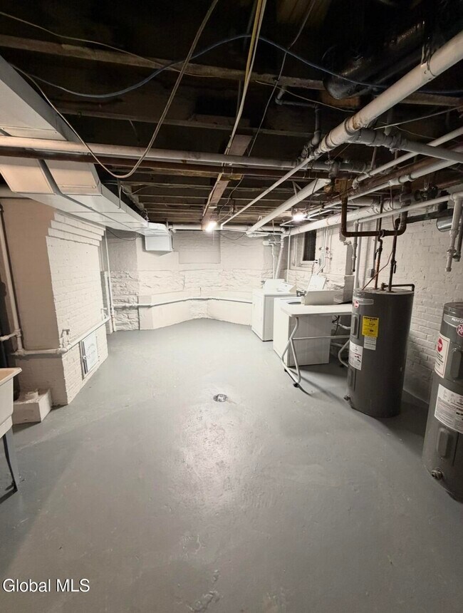 Building Photo - 612 Union St