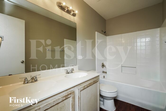Building Photo - 3114 Melrose Dr