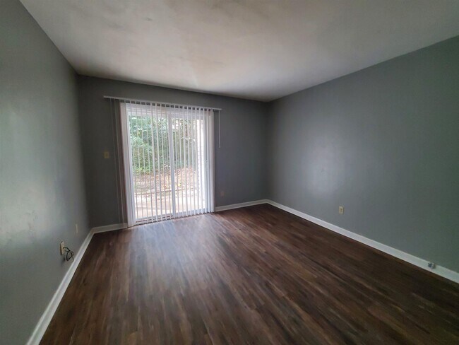 Building Photo - 2903 Woodrich Dr