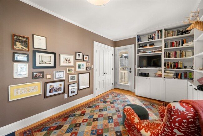 Building Photo - 40 Mead St