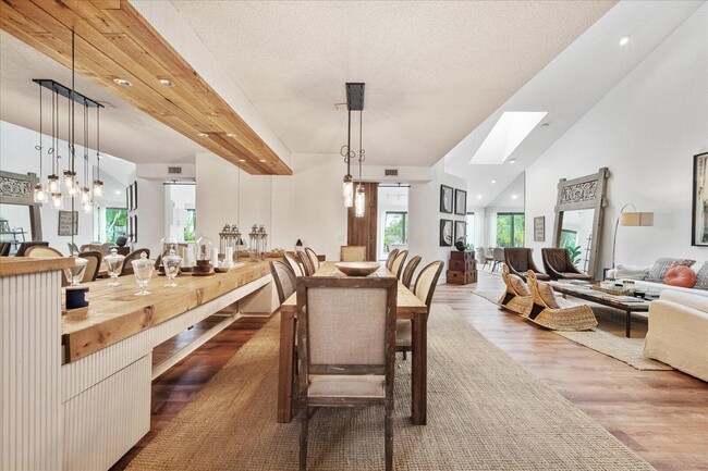Building Photo - 2585 Sheltingham Dr
